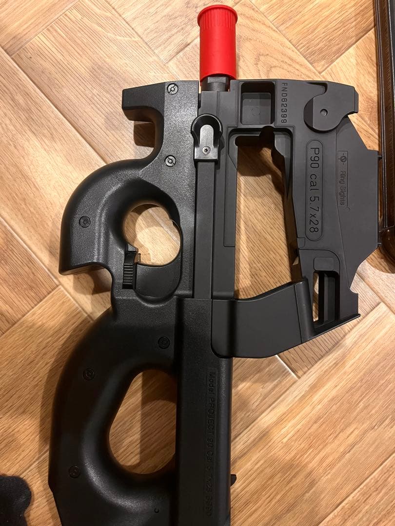 東京マルイ P-90 エアガン