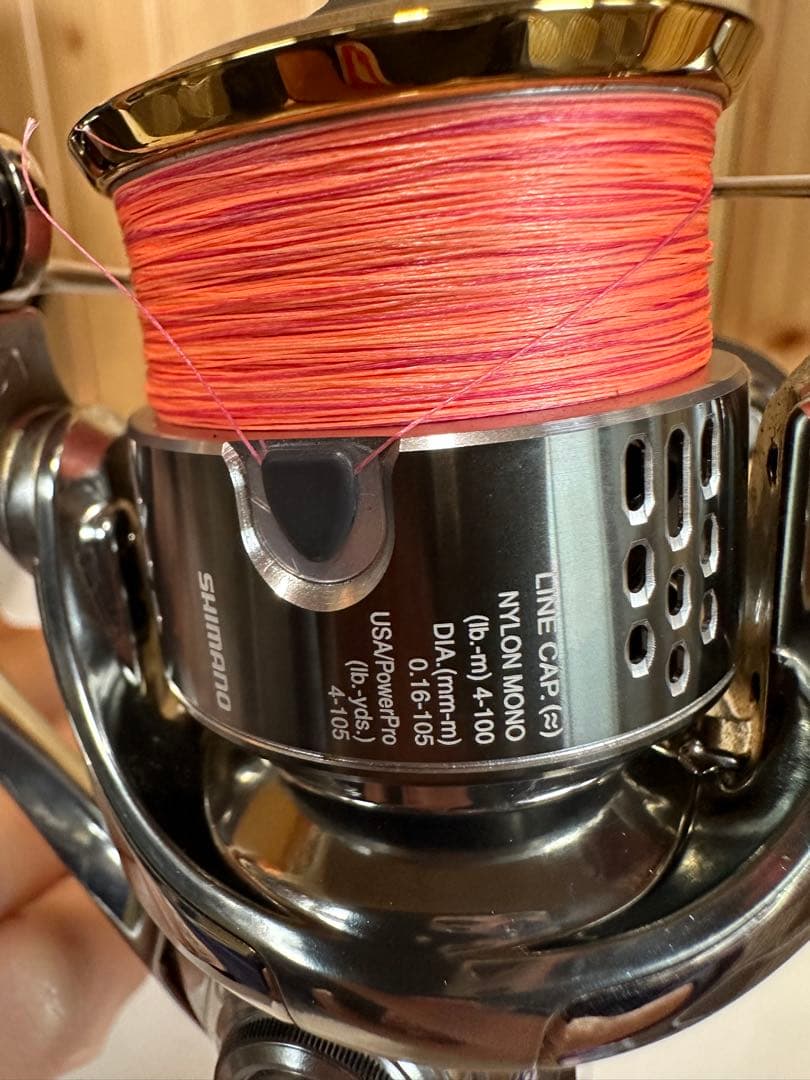 シマノ　リール　18ステラ c2000shg