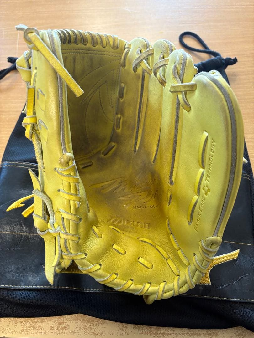 Mizuno Pro 硬式グローブ イエロー 専用袋付き　投手