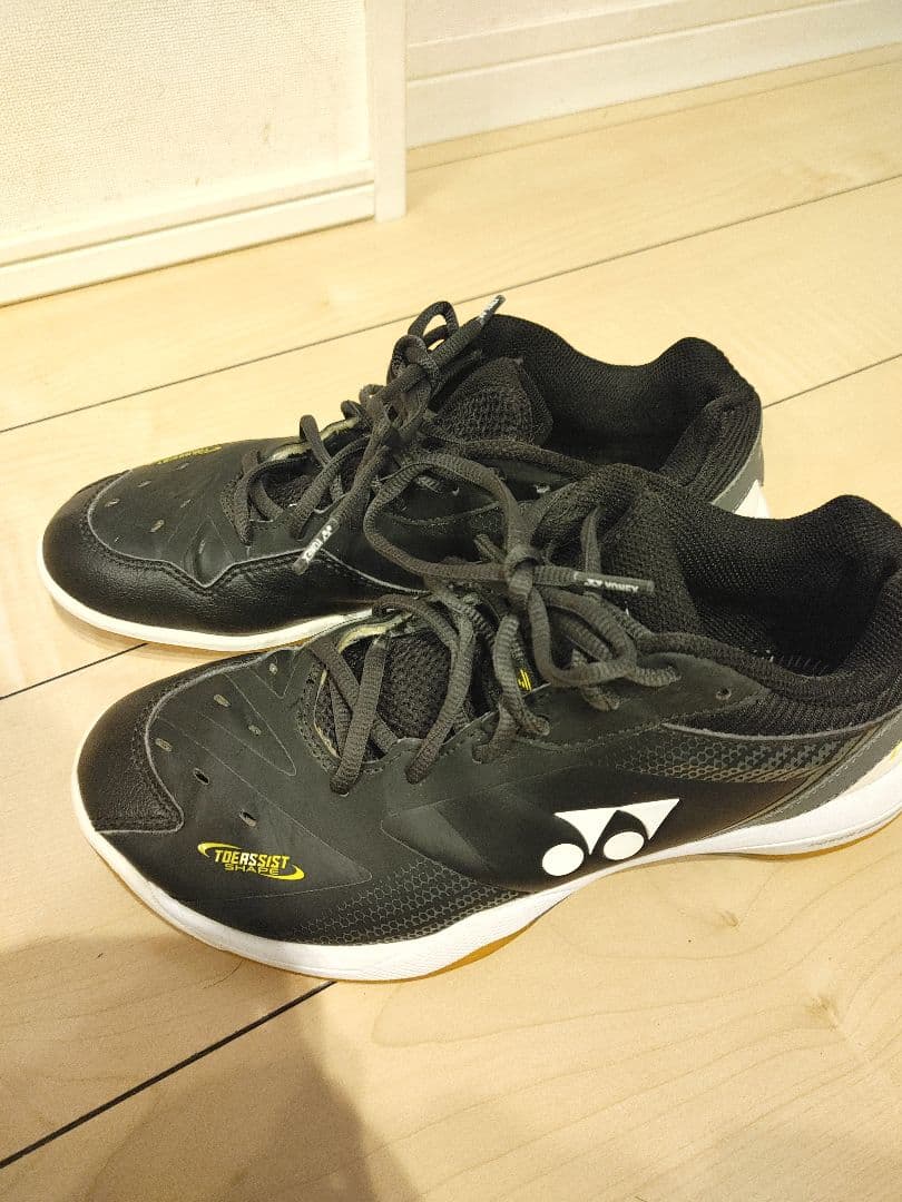 25.5センチ　YONEX パワークッション65z