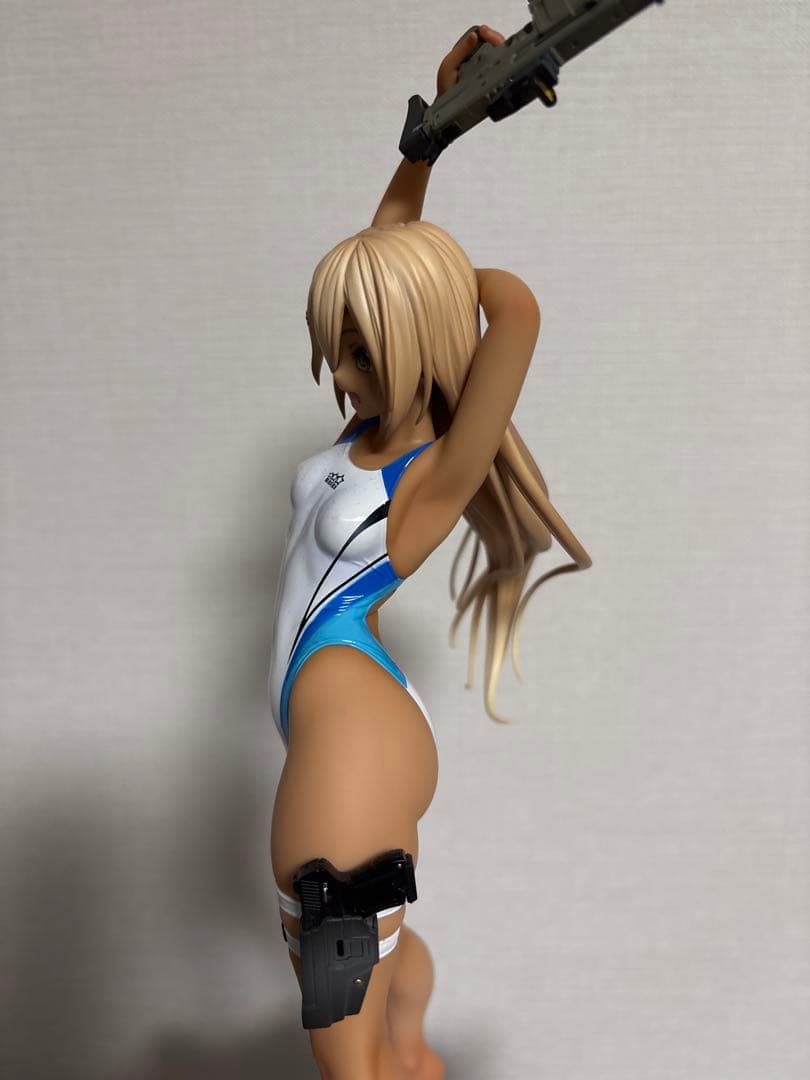 水泳部のコウハイちゃん 青色ラインの水着Ver. 1/7