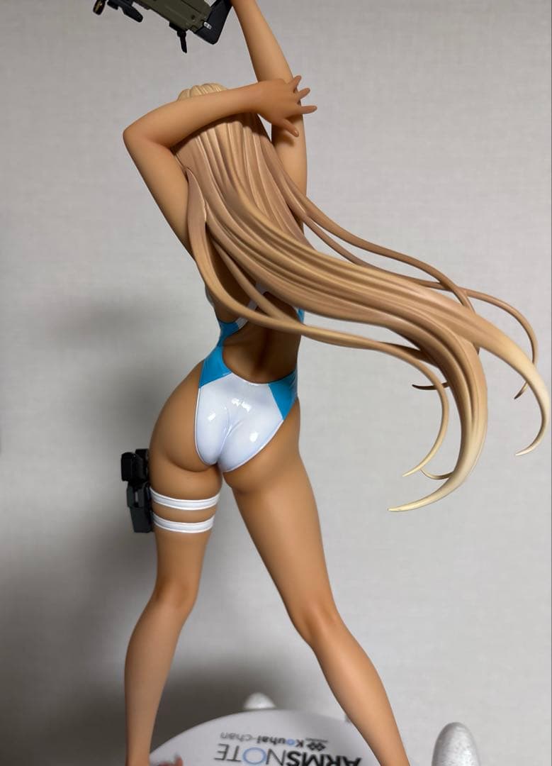 水泳部のコウハイちゃん 青色ラインの水着Ver. 1/7