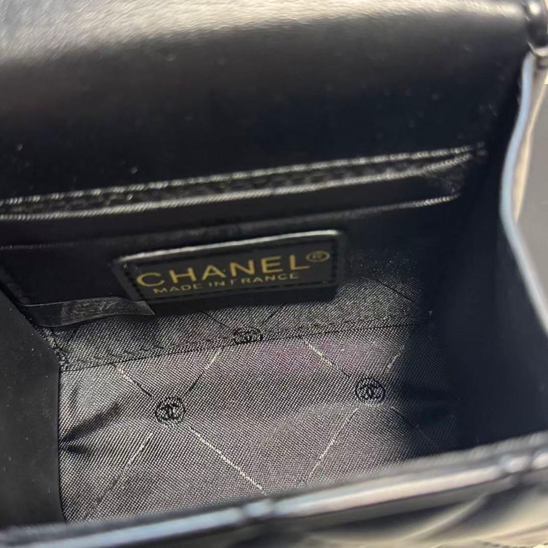 VIP限定 CHANEL ノベルティ ショルダーバッグ　ミラー付き ブラック