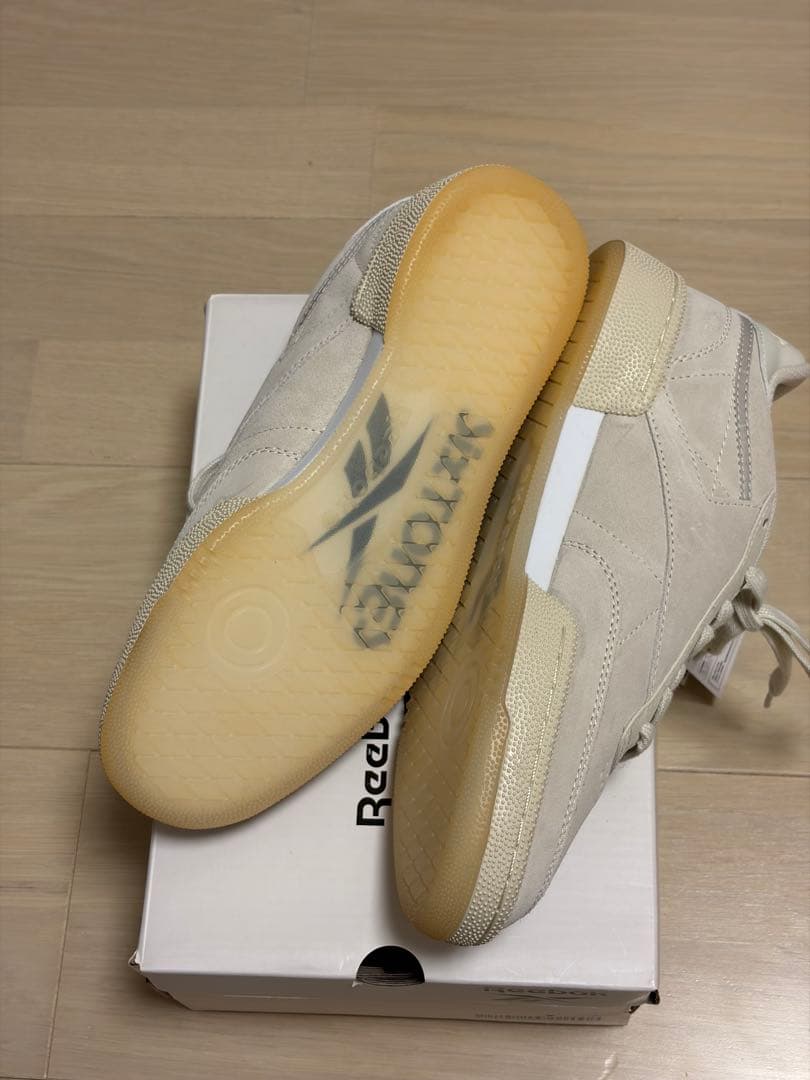【新品未使用】Reebok SixTONES クリーム色 スニーカー 25cm