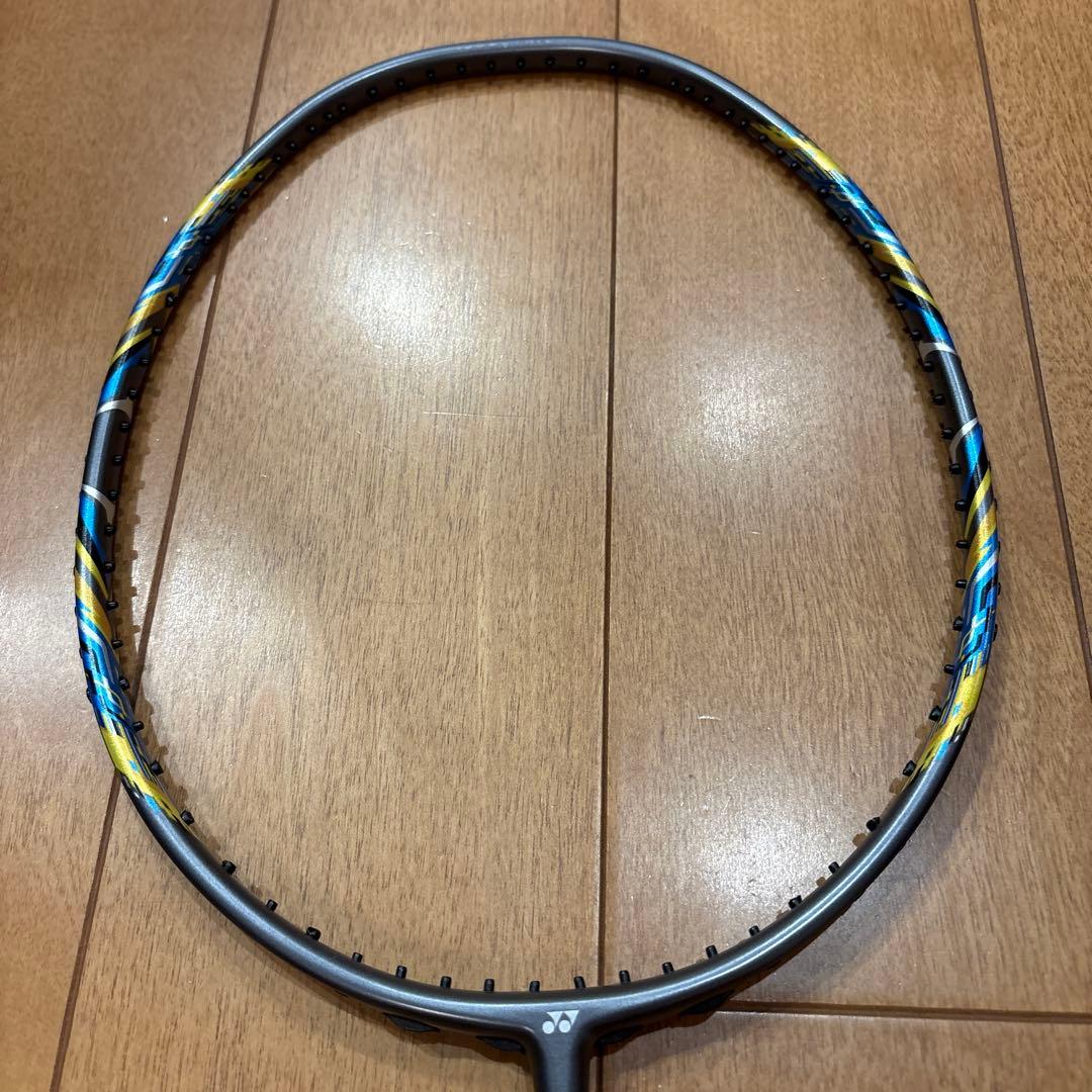 バドミントン　ラケット　ヨネックス アークセイバー　3