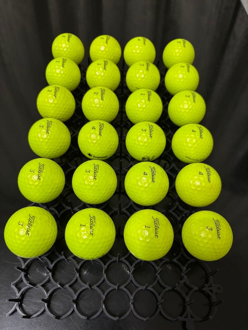 新品に近い　送料込み　タイトリスト　PRO V1 ロストボール24球セット