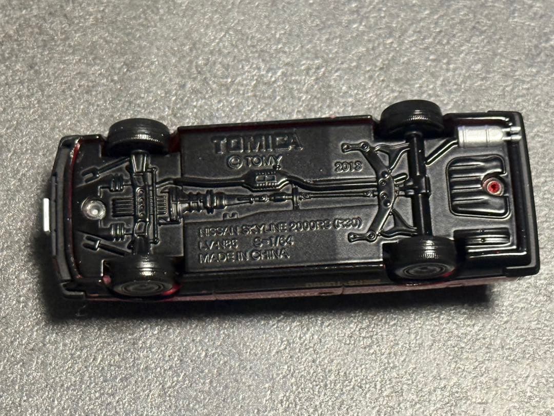 トミカ ニッサン スカイライン 2000 RS ターボ 83年式 LV-N85