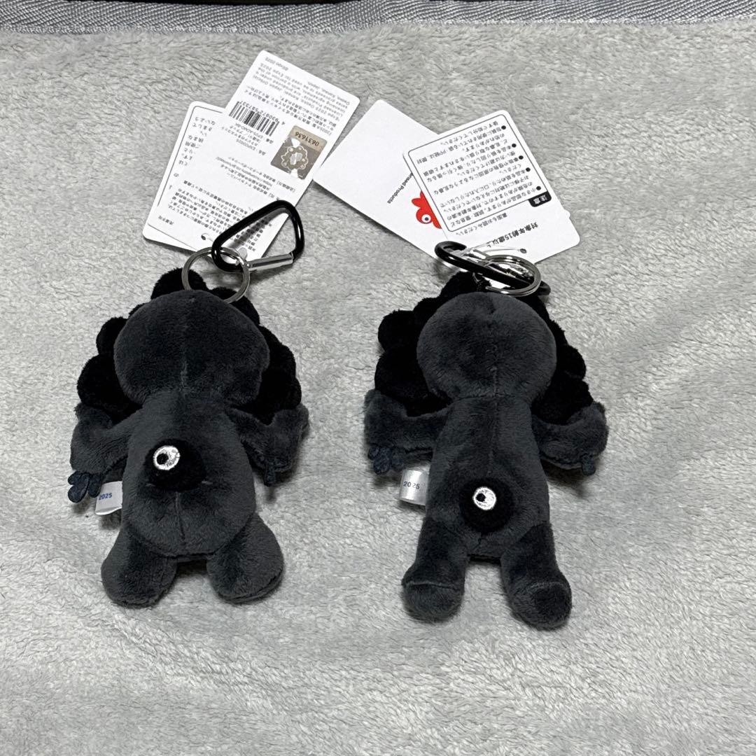 黒ミャクミャク カラビナ付きマスコット 2種セット 座り 立ち ブラック