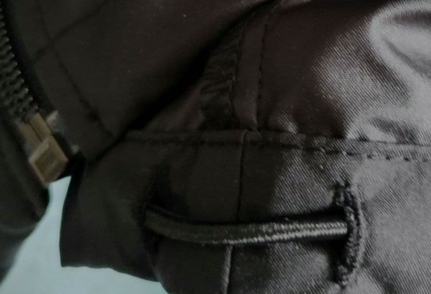 新品レディース Nike 上下セット上着 L サイズ 　パンツ M サイズ