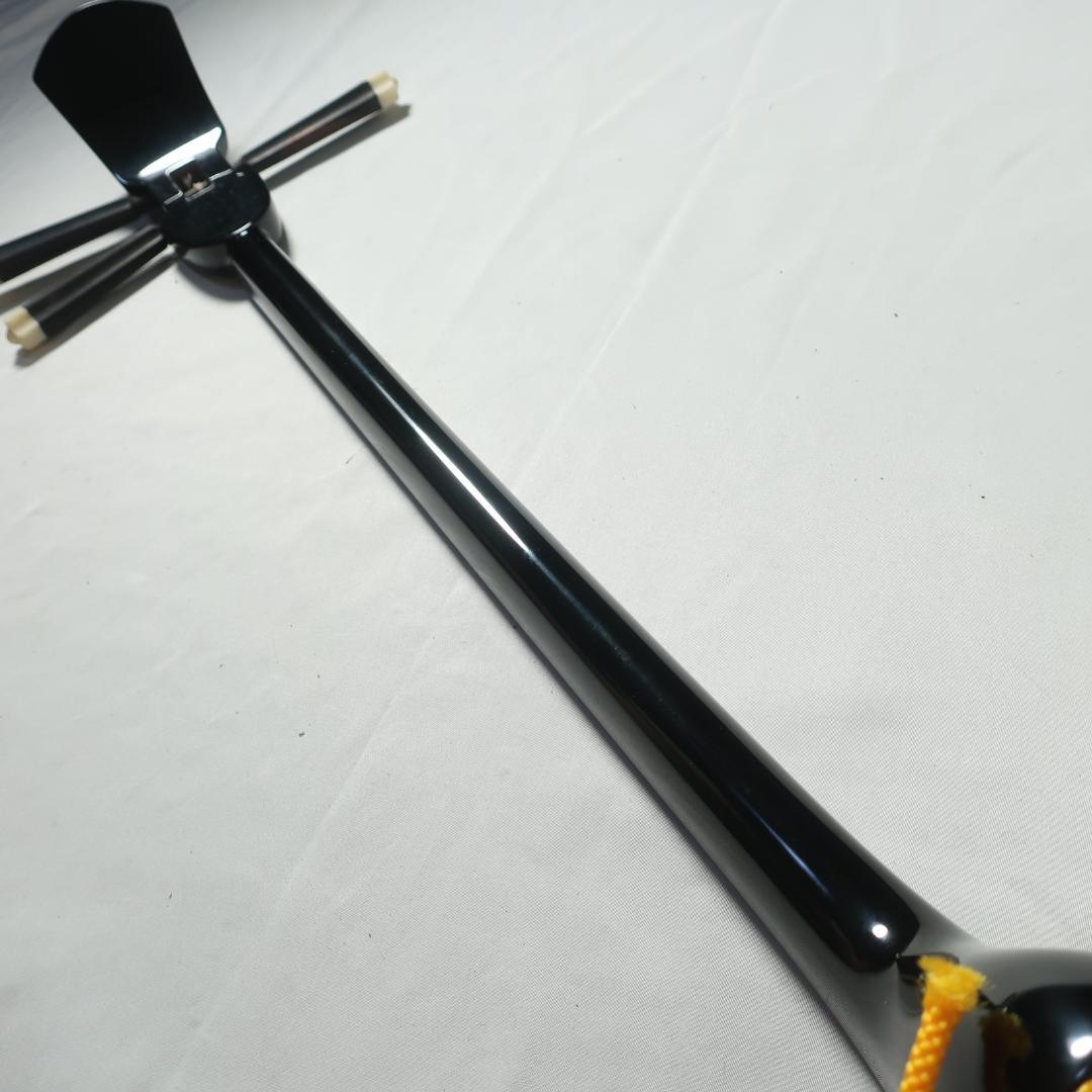 美品 沖縄三線 ケース付 爪 予備弦 付属 和楽器