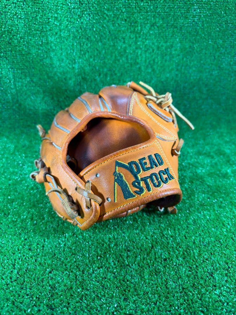 DEAD STOCK デッドストック　硬式　内野手
