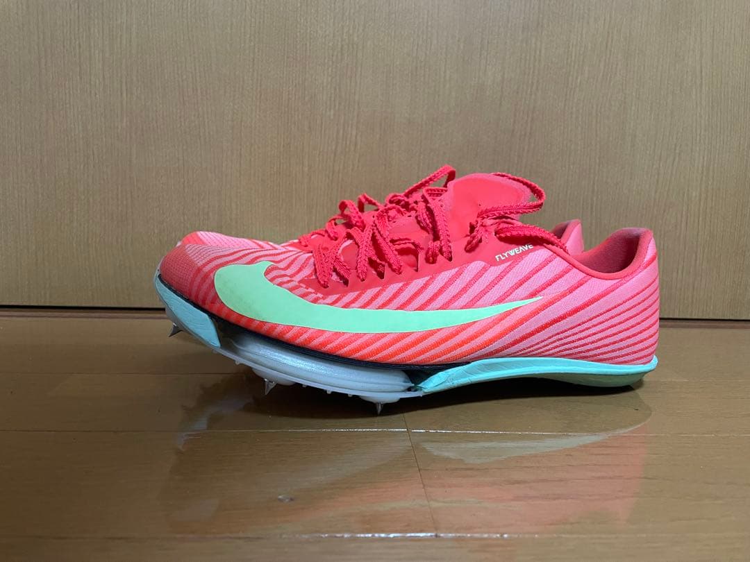 NIKE マックスフライ2 26.5（右足外パンク）