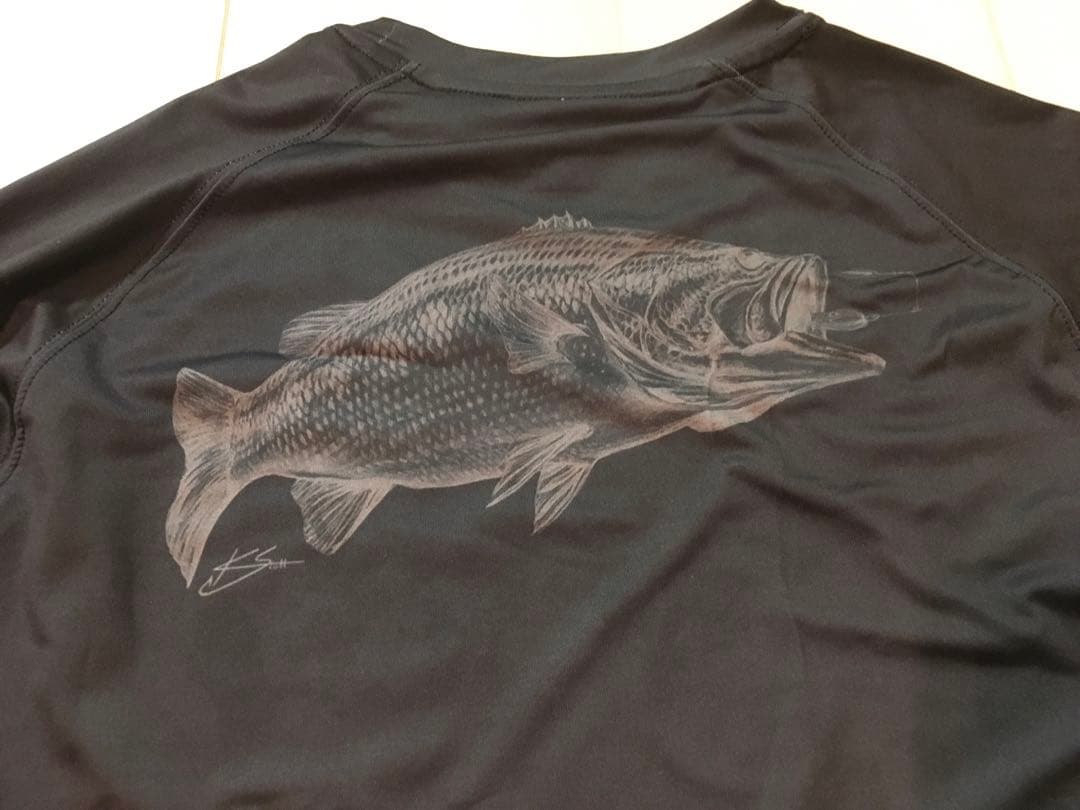 Huk Fishingフィッシングシャツ ブラックバス柄 M（L）