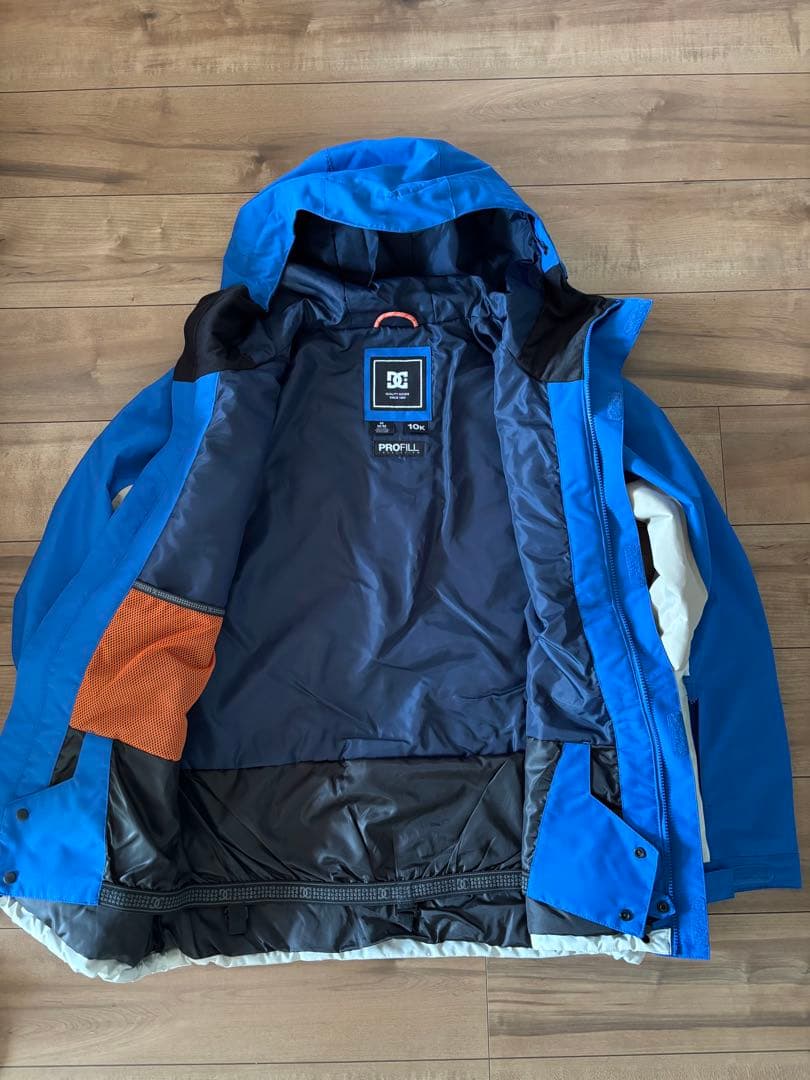 【新品】DC スノボジャケット Mサイズ 青/ベージュ