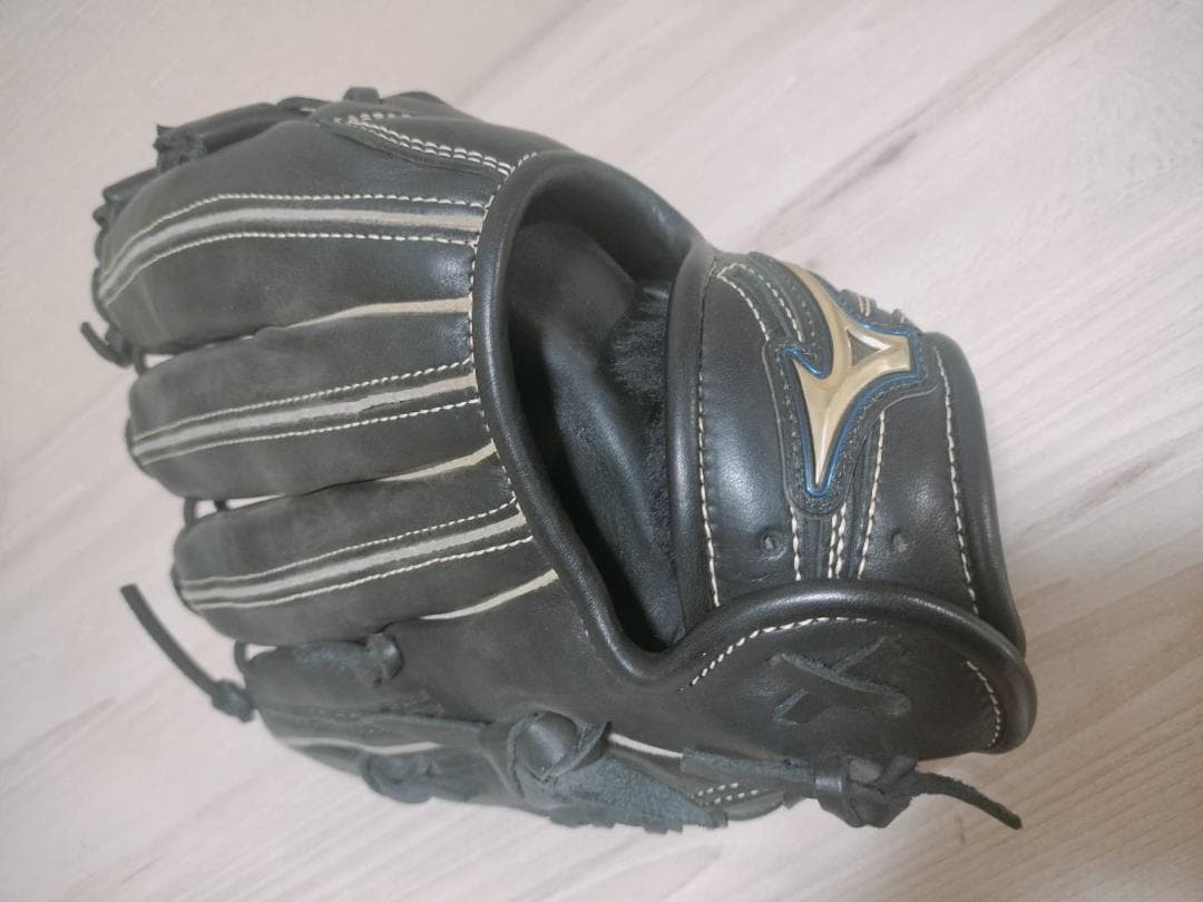MIZUNO ミズノ 少年軟式野球グローブ 右投用黒 レザー 黒　美品