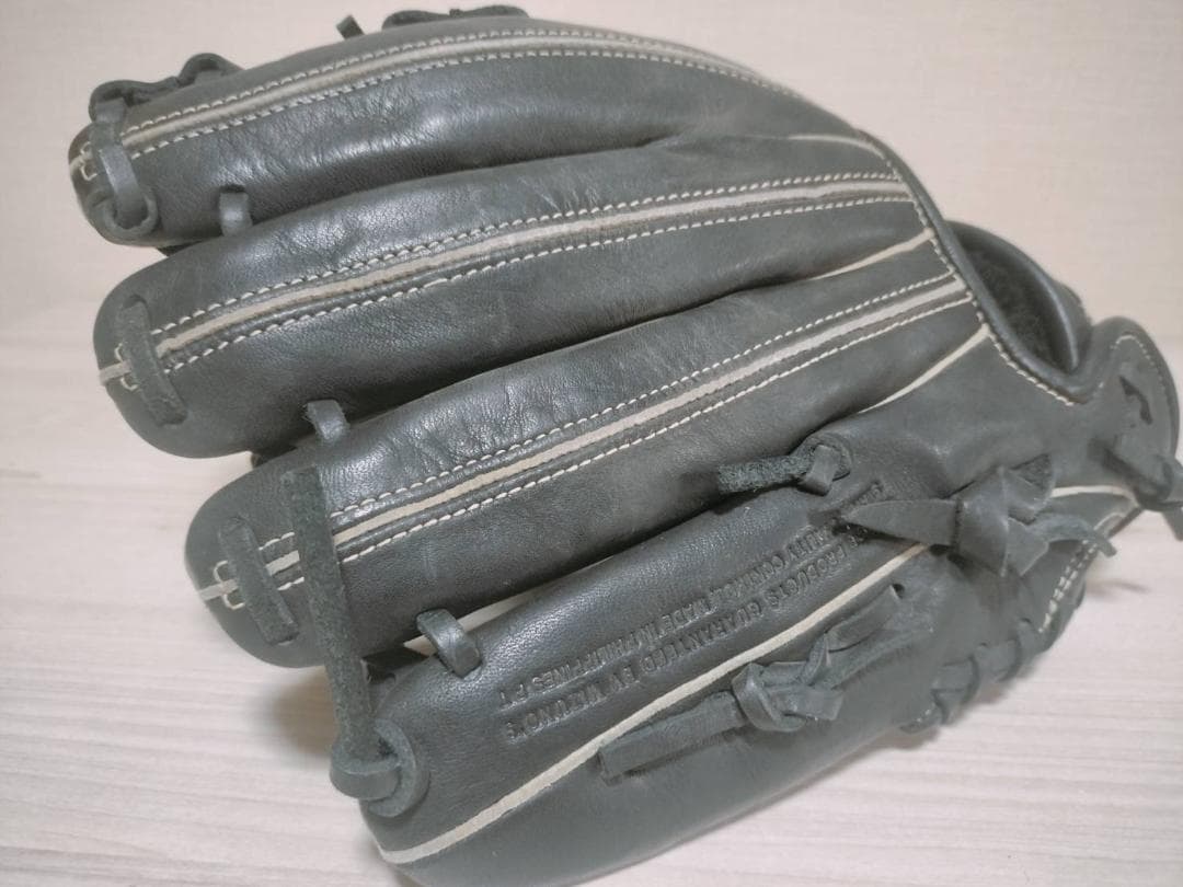 MIZUNO ミズノ 少年軟式野球グローブ 右投用黒 レザー 黒　美品