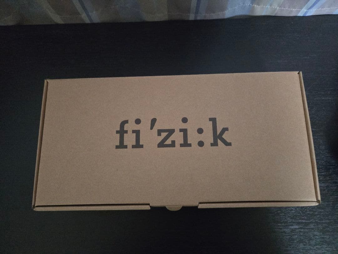 fi'zi:k ARIONE r1 open ブラックサドル