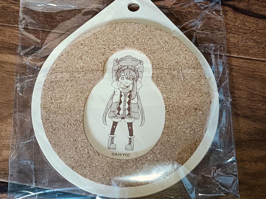 ゆるキャン　公式グッズ　木製鍋敷き　各務原なでしこ　志摩リン　犬山あおい　あfろ