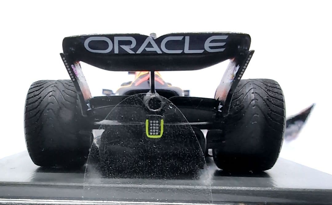 オラクル レッドブル レーシング RB18 スパーク 2022 日本GP仕様