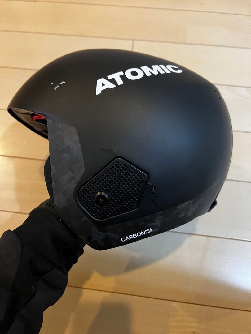 ATOMIC 2025-2026モデル　カーボンヘルメット
