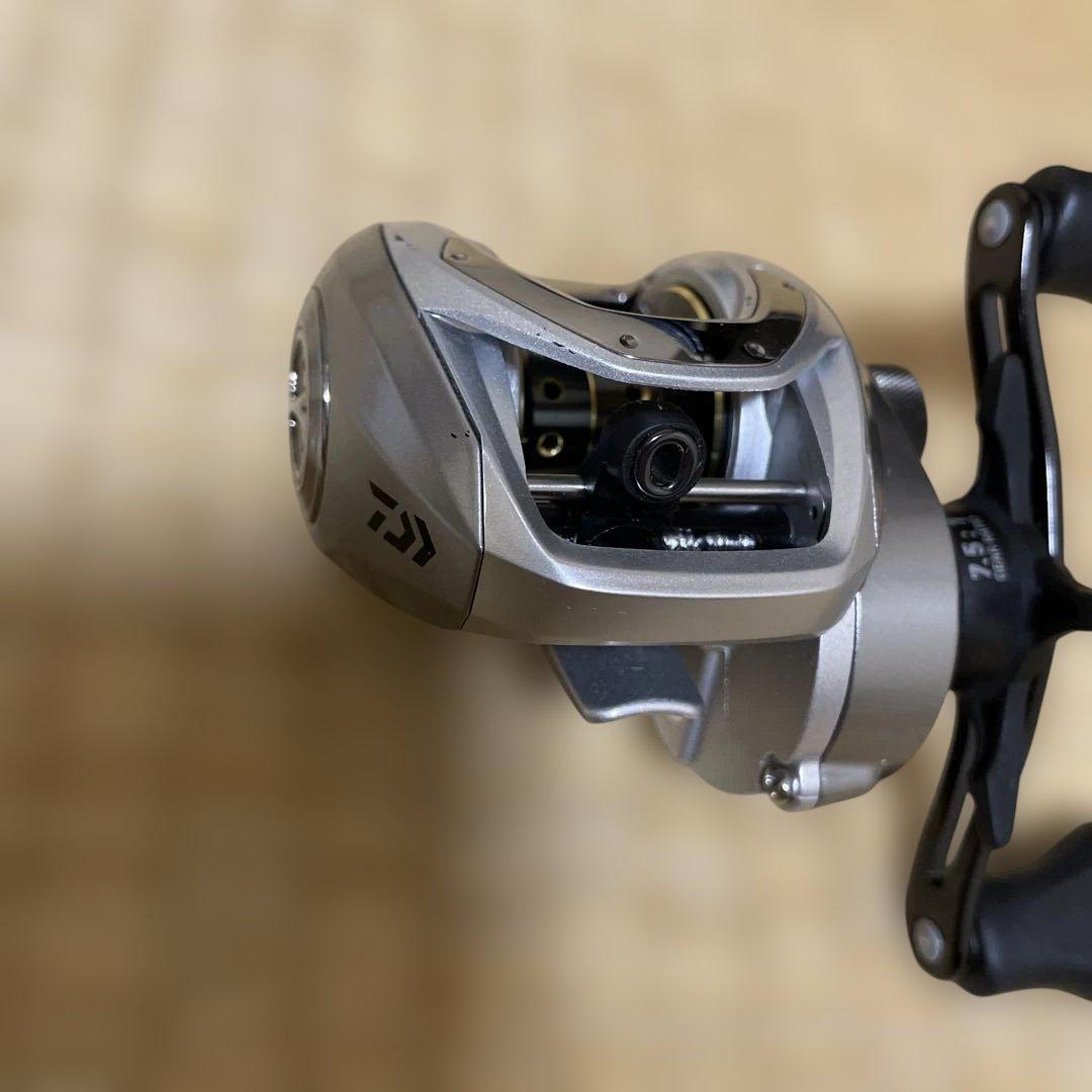 Daiwa BASS X100HL 左ハンドル