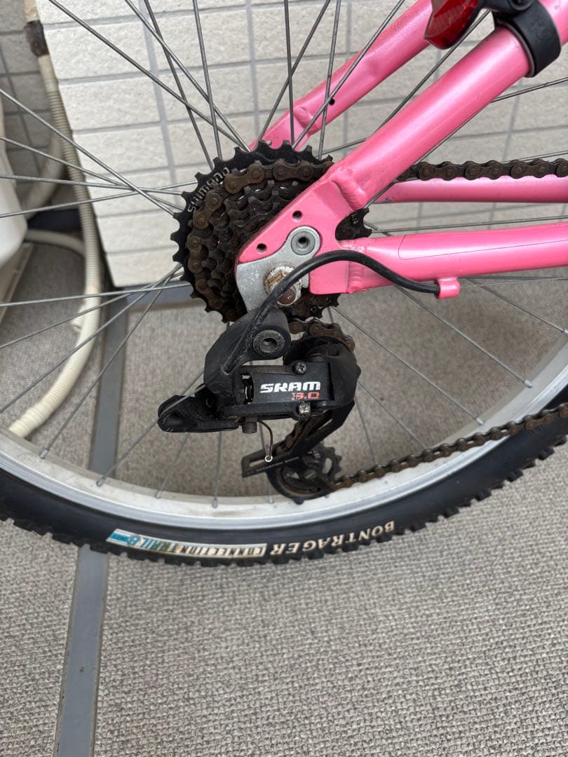 TREK mt220 マウンテンバイク ピンク　荒川区引き取り