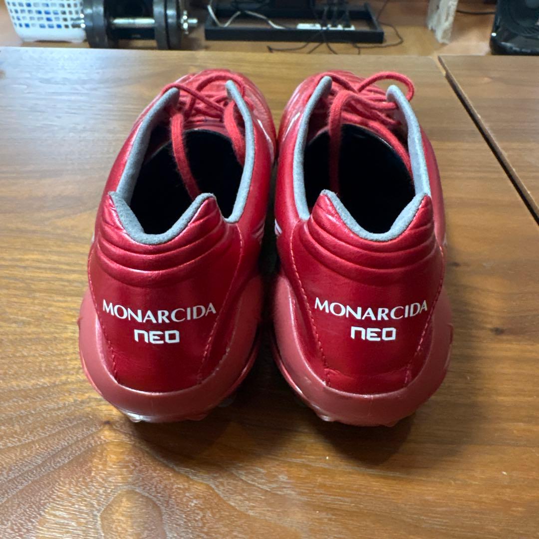 MIZUNO モナルシーダエリート　赤白 数回人工芝で使用