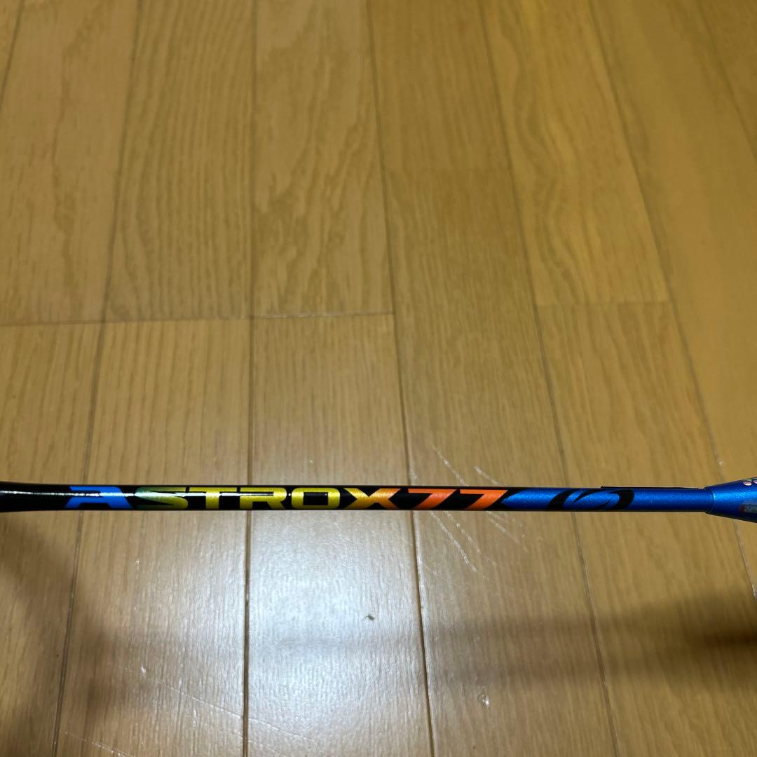 ヨネックス　バドミントンラケット　アストロクス77