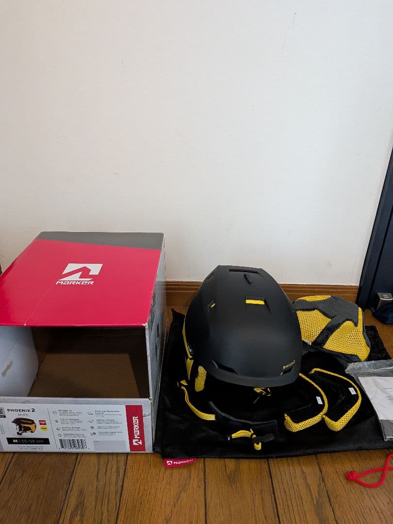 新品　MARKER PHOENIX 2 スキー　スノーボード　ヘルメット 黒/黄