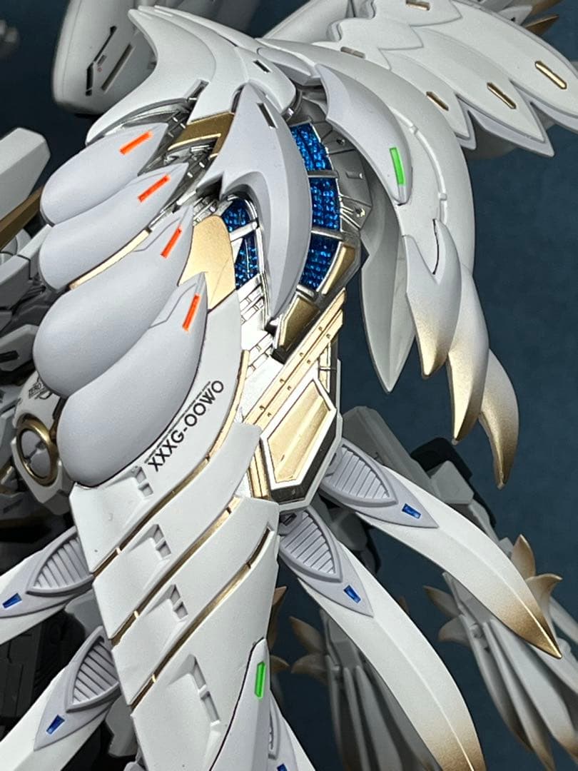 MGSD ウイングガンダムゼロewスノーホワイトプレリュード塗装完成品