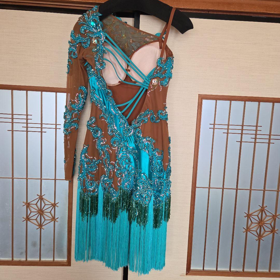 タカダンスラテンドレス