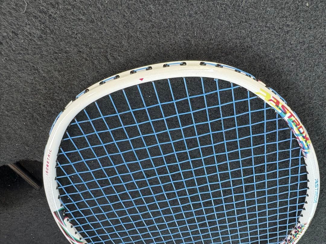 綺麗です。塗装補修歴無YONEX Astrox 33 バドミントンラケット