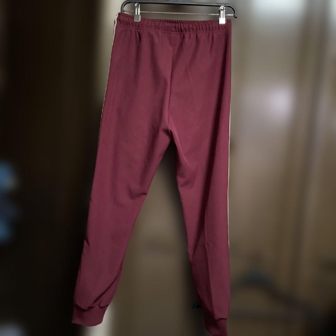 新品タグ付き　adidas Arsenalバーガンディジャージパンツ
