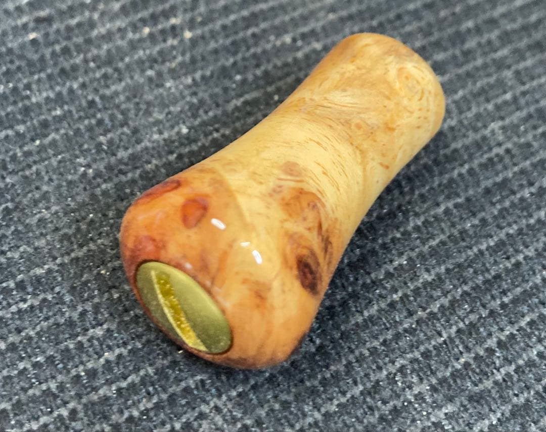 わたらせ樹脂工房製花梨瘤紅白紅少なめ　丸型　シマノ用