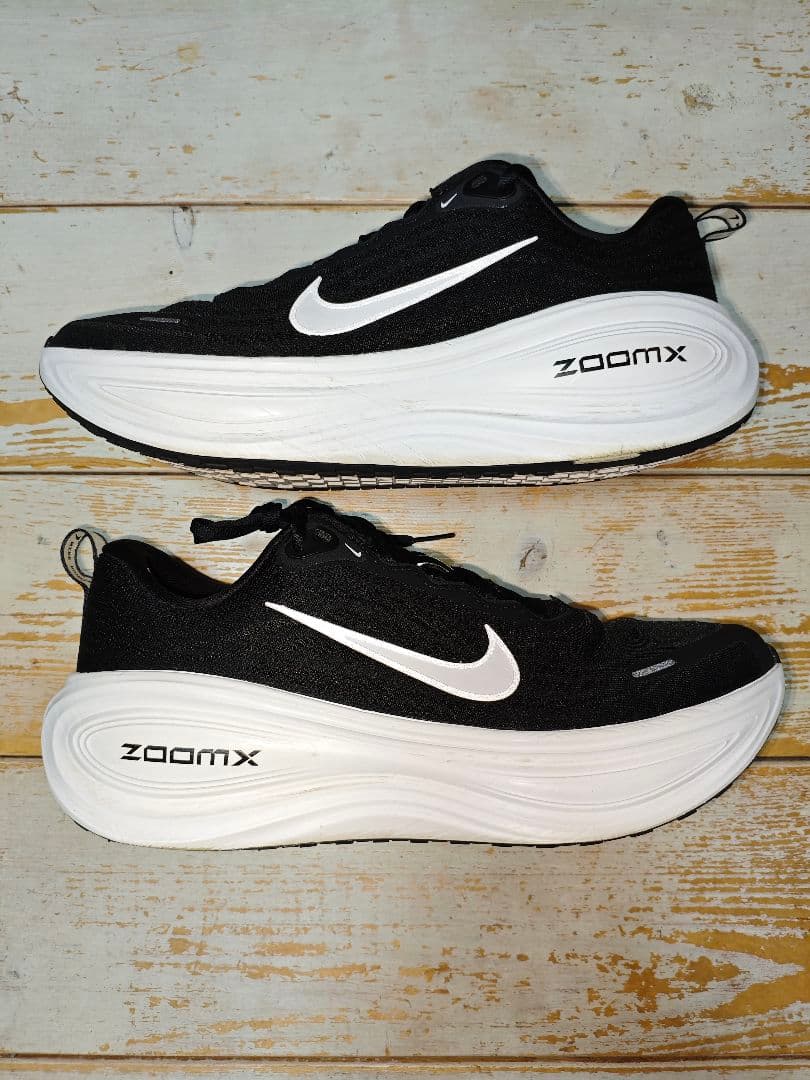 NIKE VOMERO PLUS　27.5cm