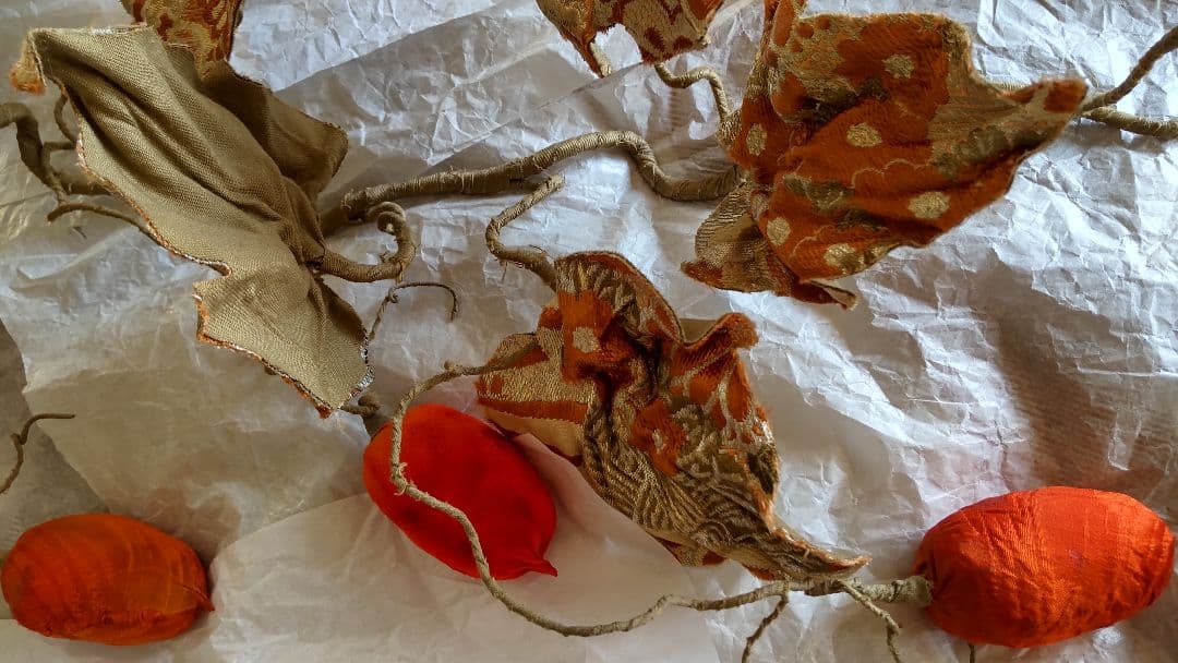 古布 カラスウリ 烏瓜 飾り ハンドメイド パッチワーク 縮緬 襤褸 骨董