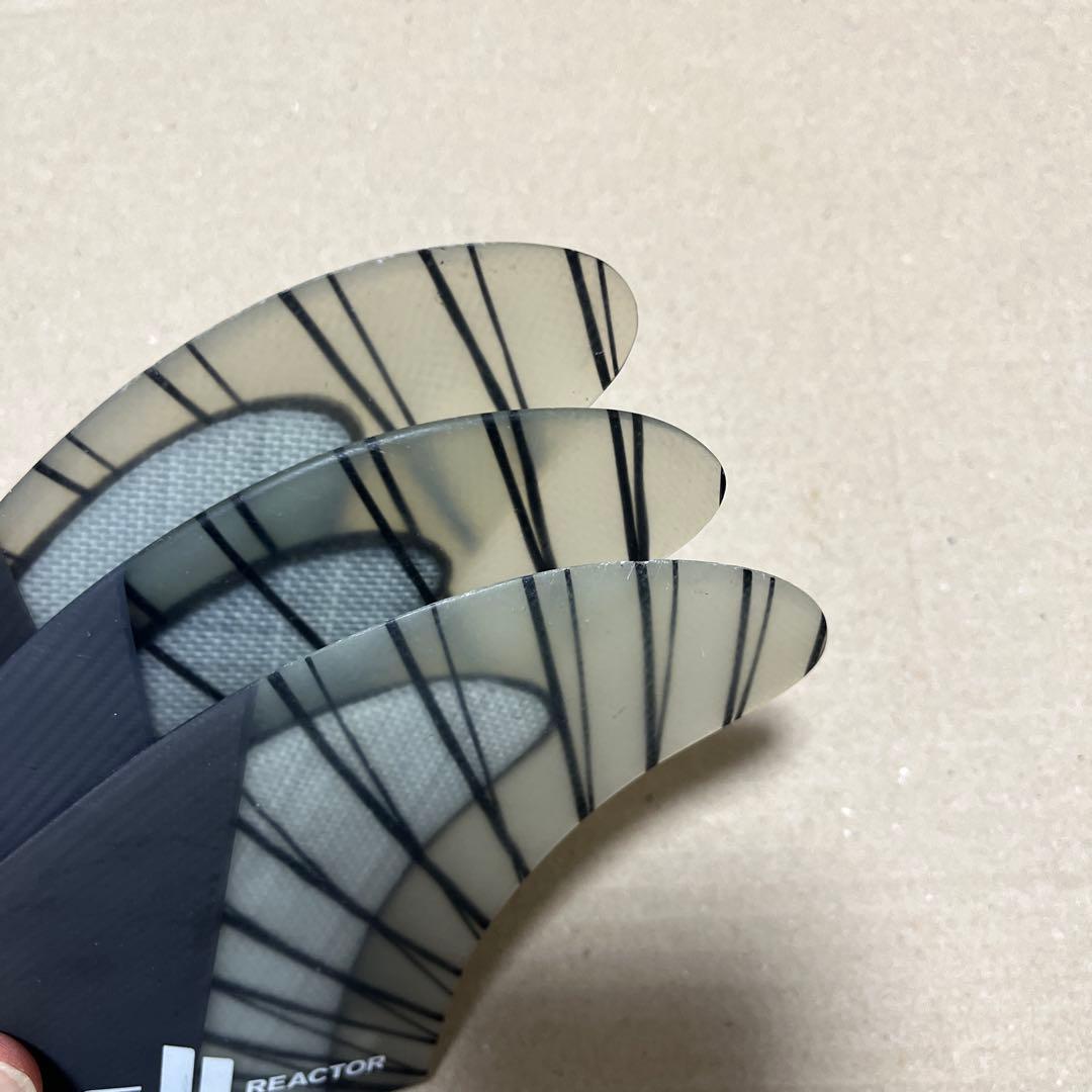 ほぼ新品 FCS II REACTOR トライフィン リアクター