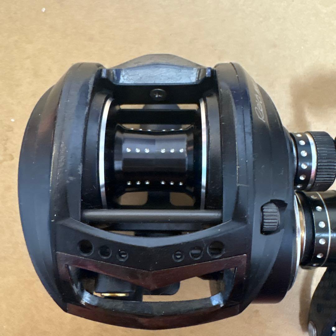 Abu Garcia ReVo MGXリール ブラック 左巻き