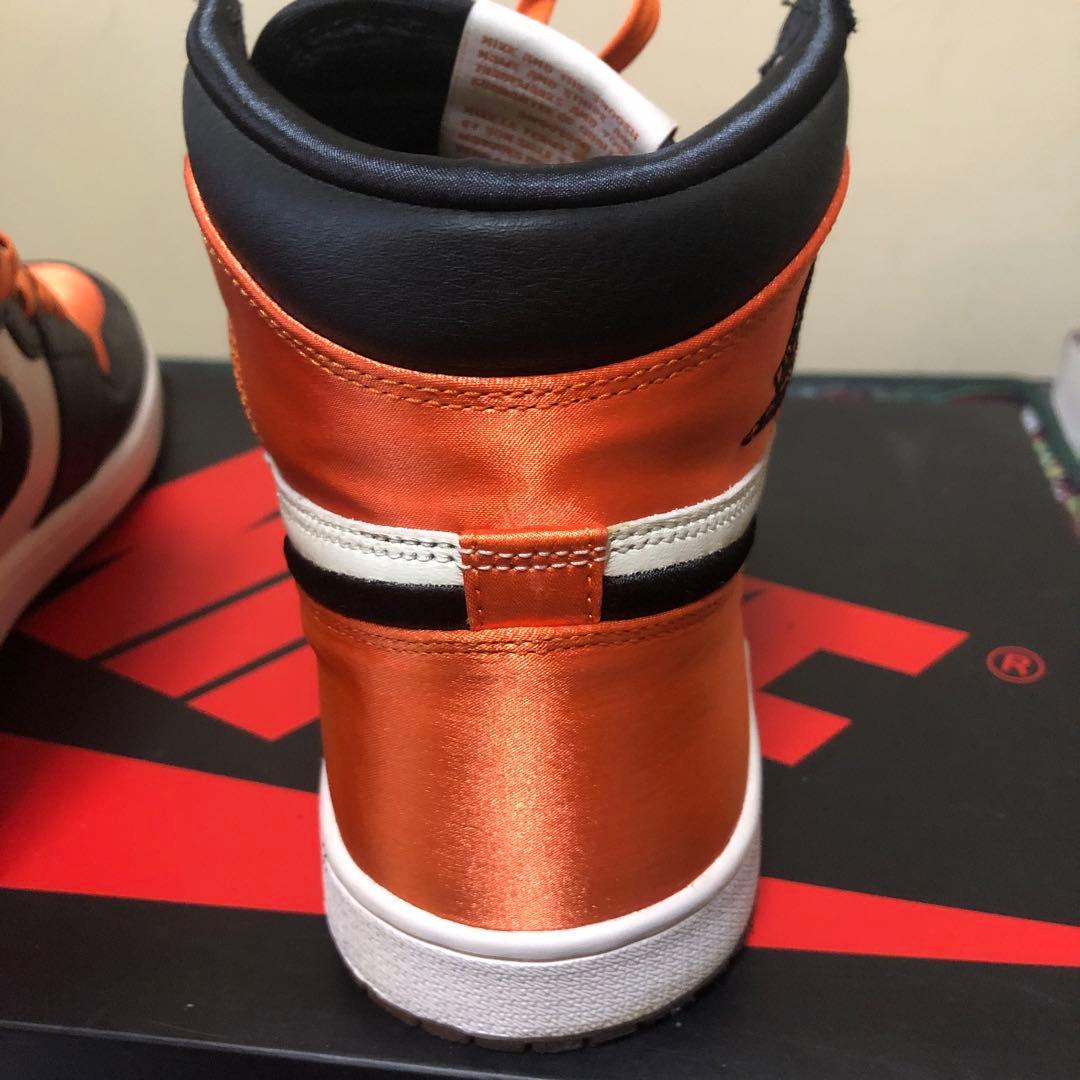 NIKE WMNS AIR JORDAN1 サテン シャッタード バックボード