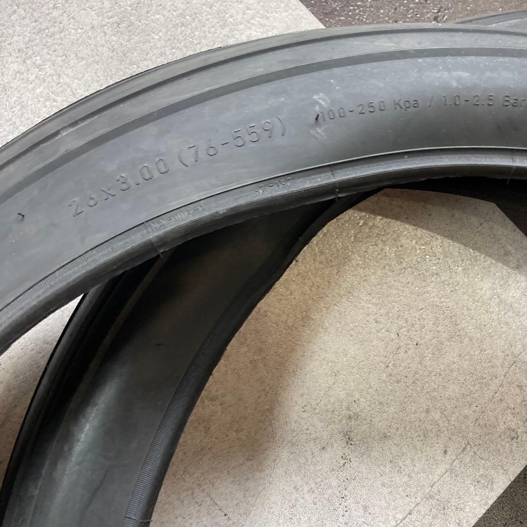 【新品】RUF CYCLES BALLOOH TIRE 26×3.０_ブラック