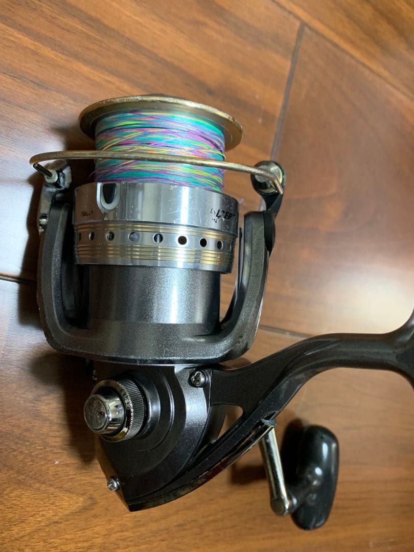 Daiwa スピニングリール マルチカラー　4000番