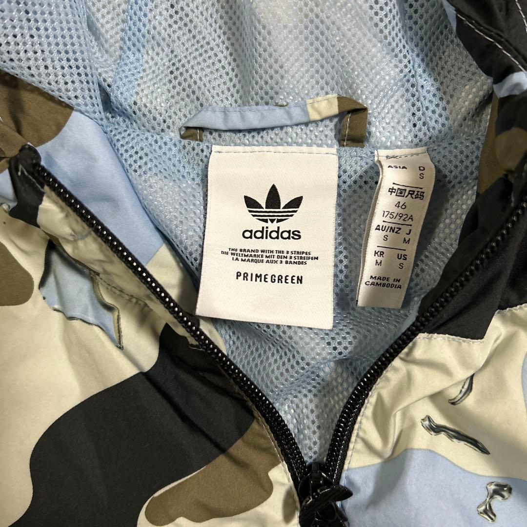 adidas originals カモフラージュ柄 フード付きウィンドブレーカー