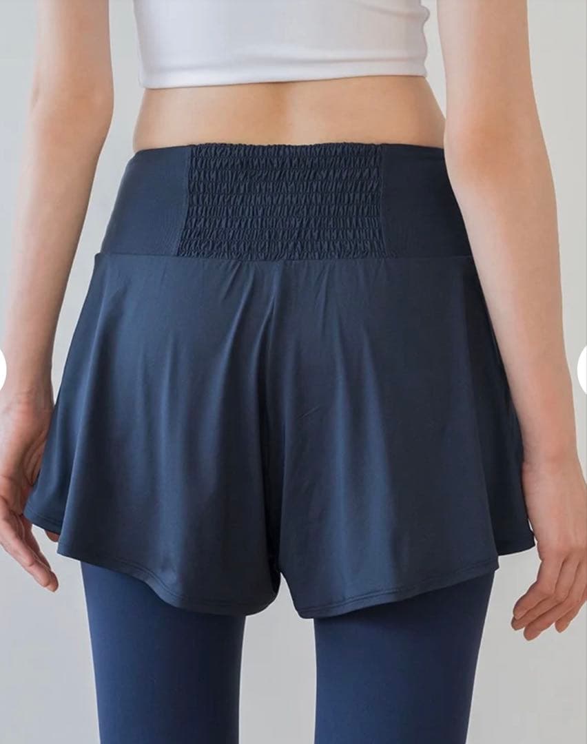 【新品SUKALA】ショートパンツ付きレギンス(M/ブラック)