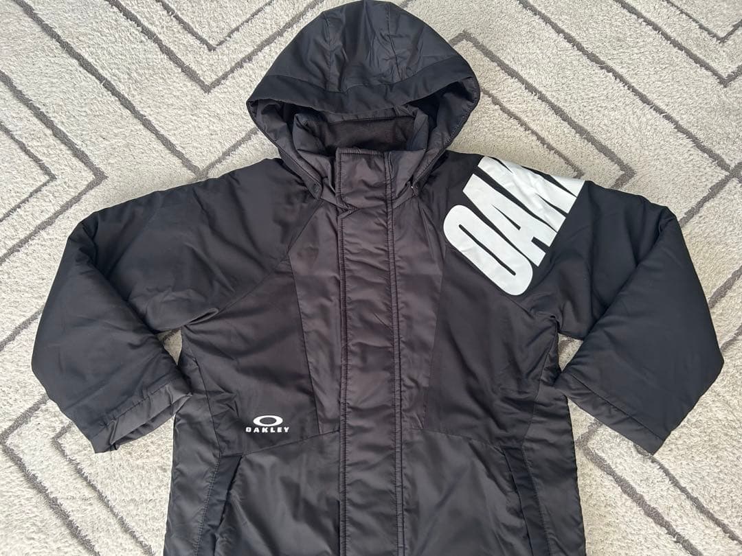 新品未使用　オークリー　OAKLEY ベンチコート　キッズ　130 ブラック　黒