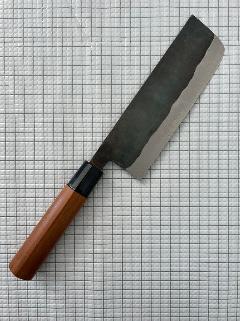 包丁 菜切包丁 菜切 安来鋼青紙２号 165mm 黒打ち チェリーシノギ柄 ②