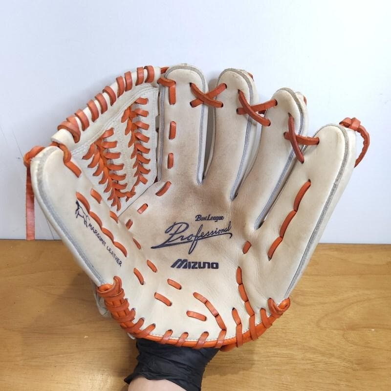 ミズノ 小笠原道大モデル 廃盤品 激レア 限定 巨人カラー 内野用 軟式グローブ