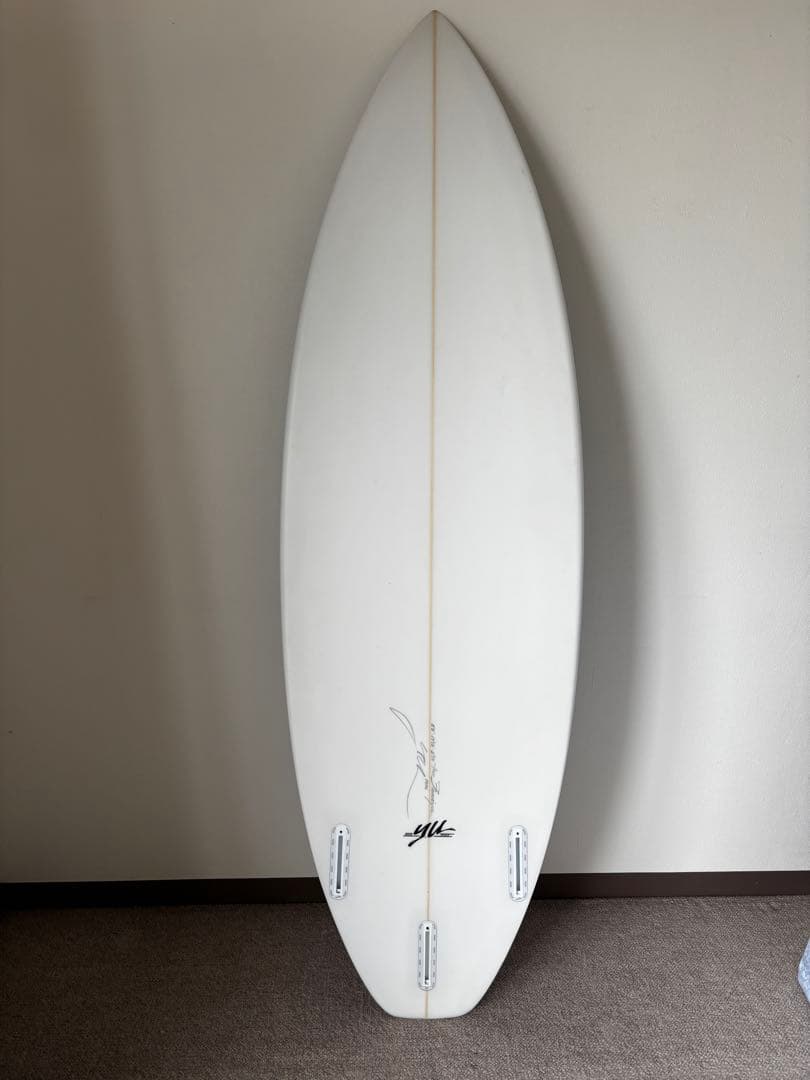 yuサーフボード　5'8\"