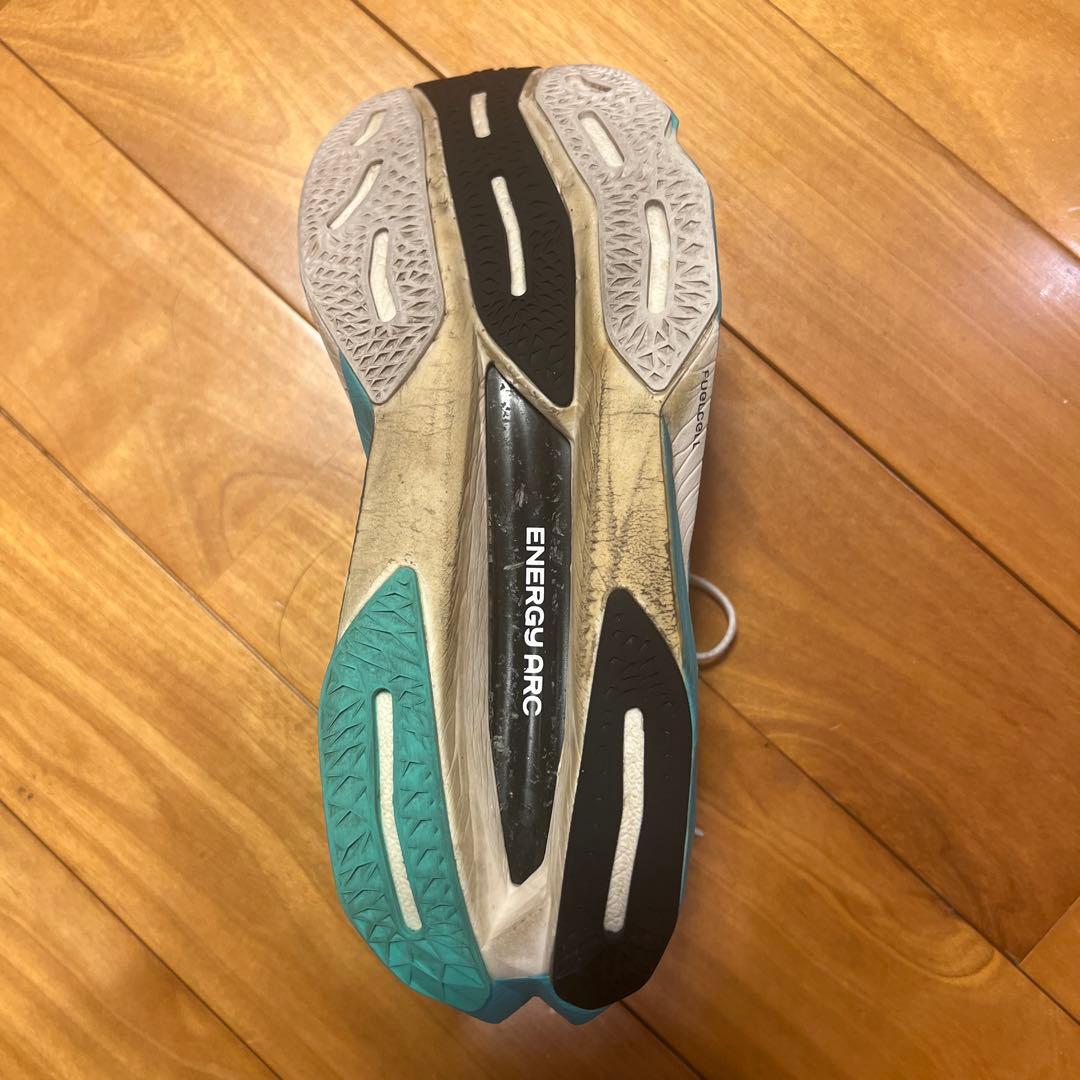 ニューバランス FuelCell SuperComp Elite v4 25cm