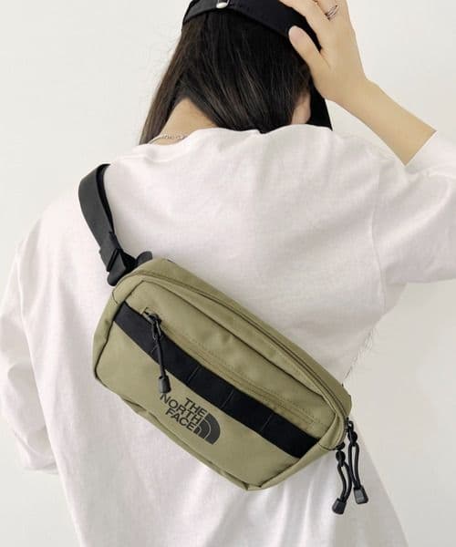 韓国限定ノースフェイス THE NORTH FACE ボディバッグ オリーブ色