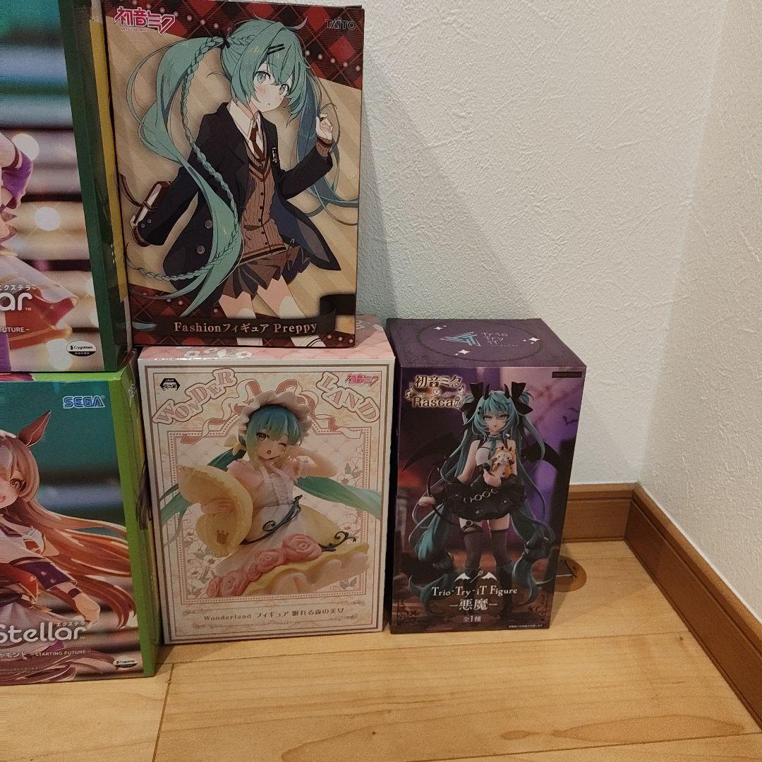 初音ミク、リゼロ、ウマ娘 フィギュアセット